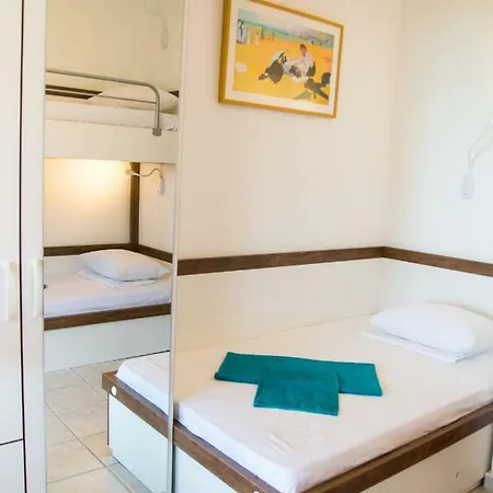 Alexger Front Deluxe House *