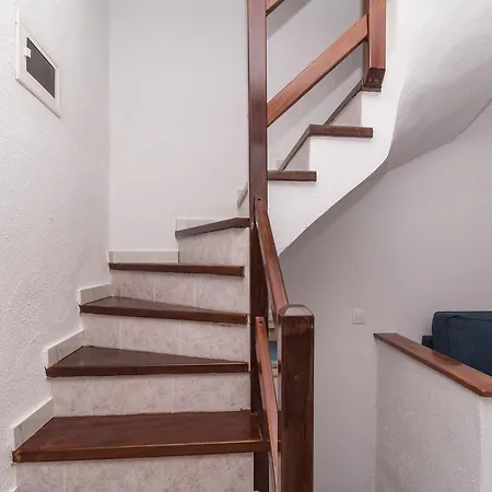 Alexger Front Deluxe House