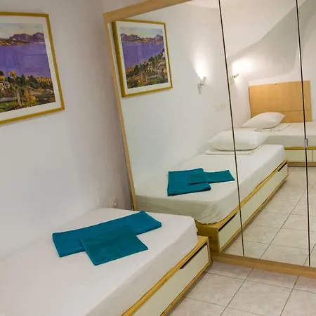 Alexger Front Deluxe House *